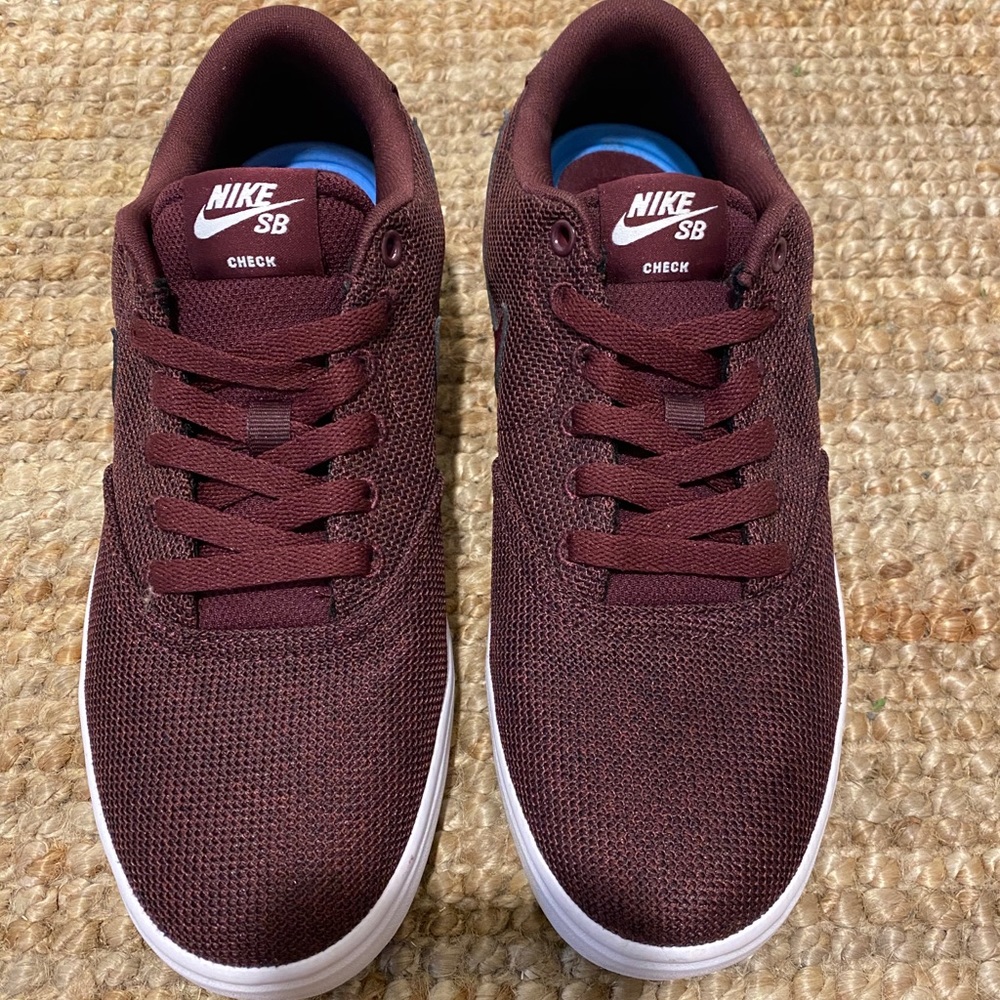 Women’s Nike SB Check Solarsoft Sneaker